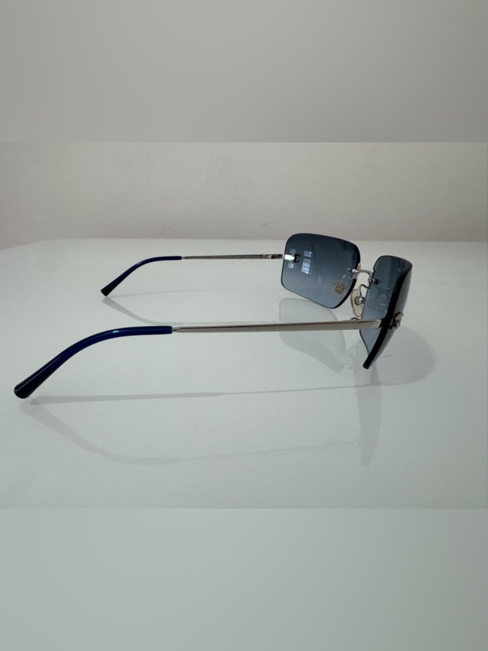 Vintage CHANEL Silver-Trim Rimless Sunglasses with Blue Gradient Lenses - Picture 3 of 11